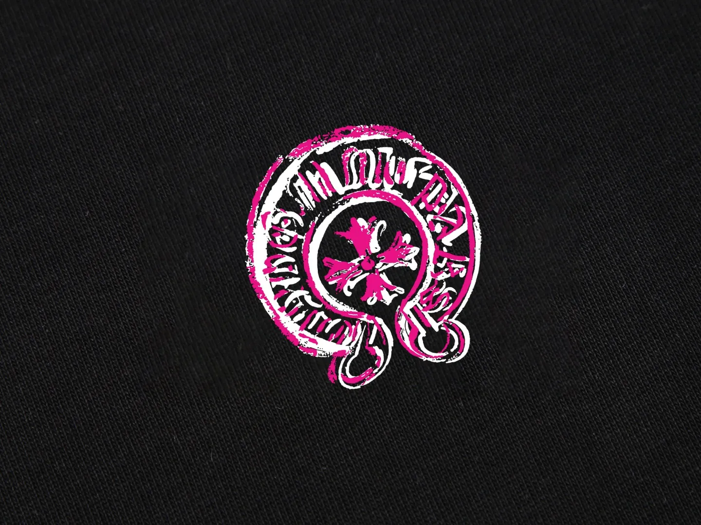 🅿️170 Croix Heart Short Sleeve - Made of 280g double yarn pure cotton, the fabric color is custom-dyed and will not shrink or fade. Comfortable to the touch and super texture❤️Full set of accessories. A must-have for trendy men and trendy women, the classic off-shoulder slightly wide version is available exclusively from stock!           ⚠ Top version official website quality ❕ Color: White Black Size: S M L XL Crowd: Same style for men and women